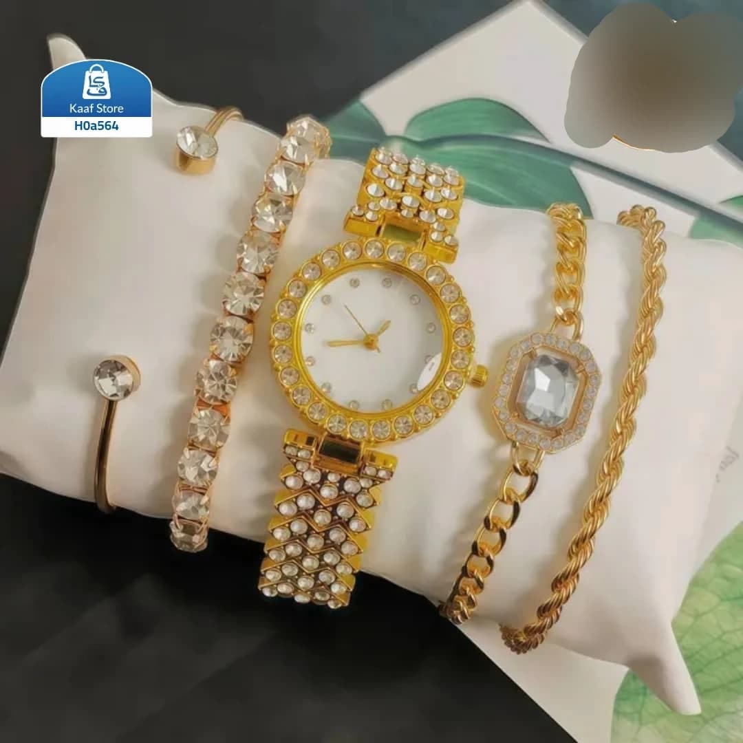 طقم ساعة ذهبية مع ثلاث أساور