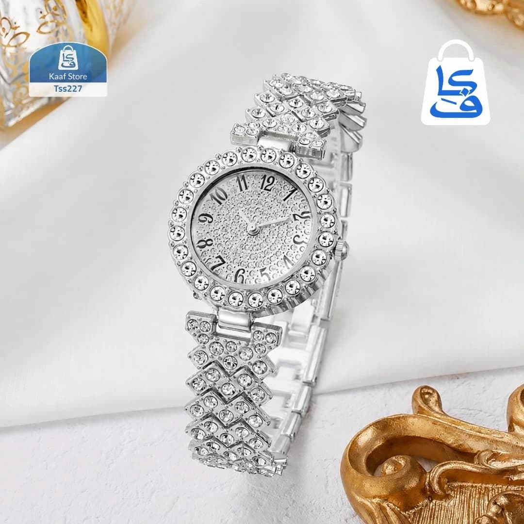 طقم أسود أنيق مع حقيبة وحذاء