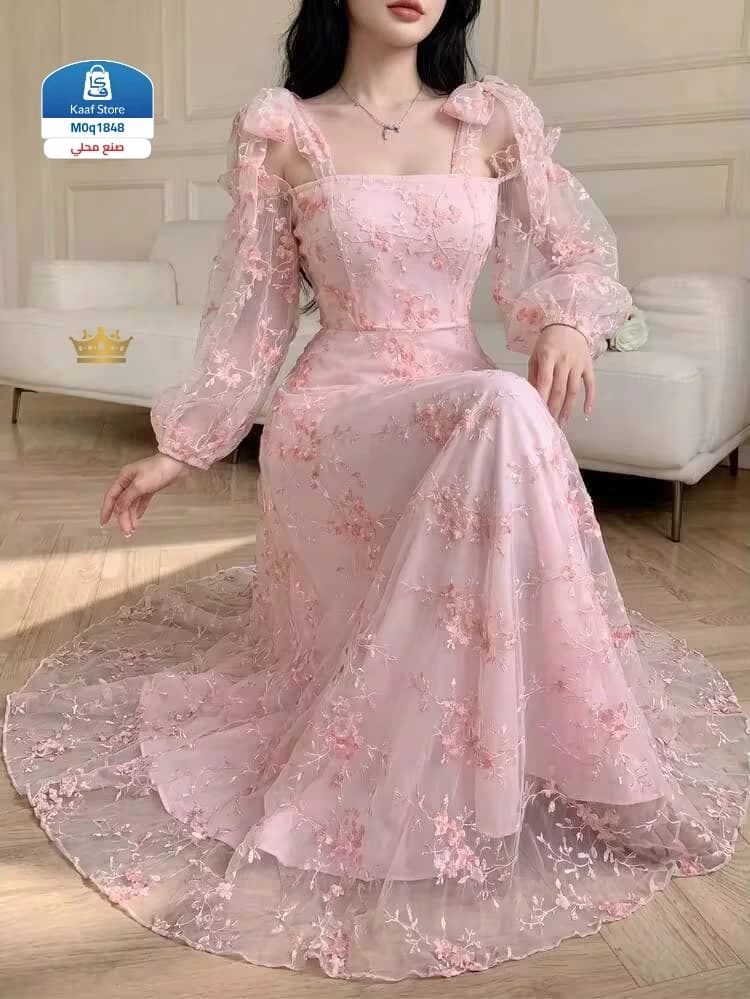 فستان مطرز بفتحة عند الأكتاف - صورة 1