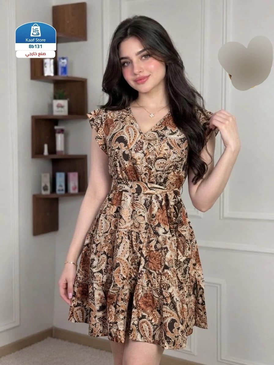 فستان نسائي قصير بنقشة كلاسيكية - صورة 1