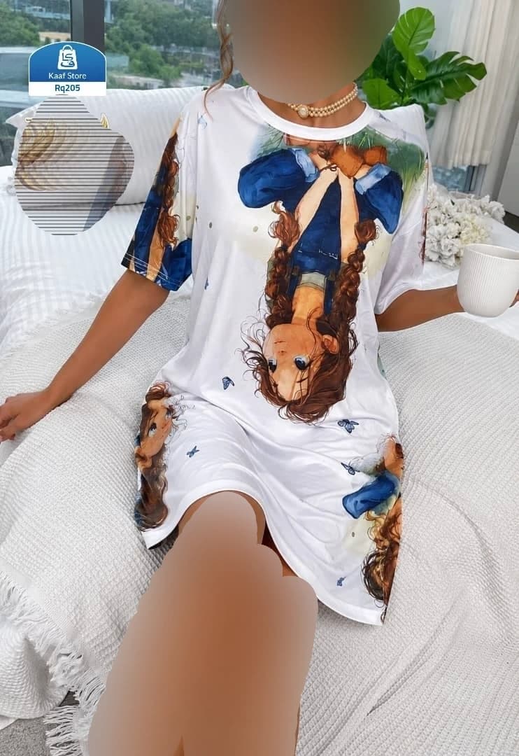 روب النوم بطبعة الفتاة ذات الضفائر الزرقاء