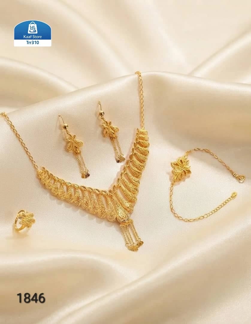 طقم إكسسوارات مطلي أنيق